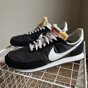 Nike Waffle Trainer 2 - Size 9